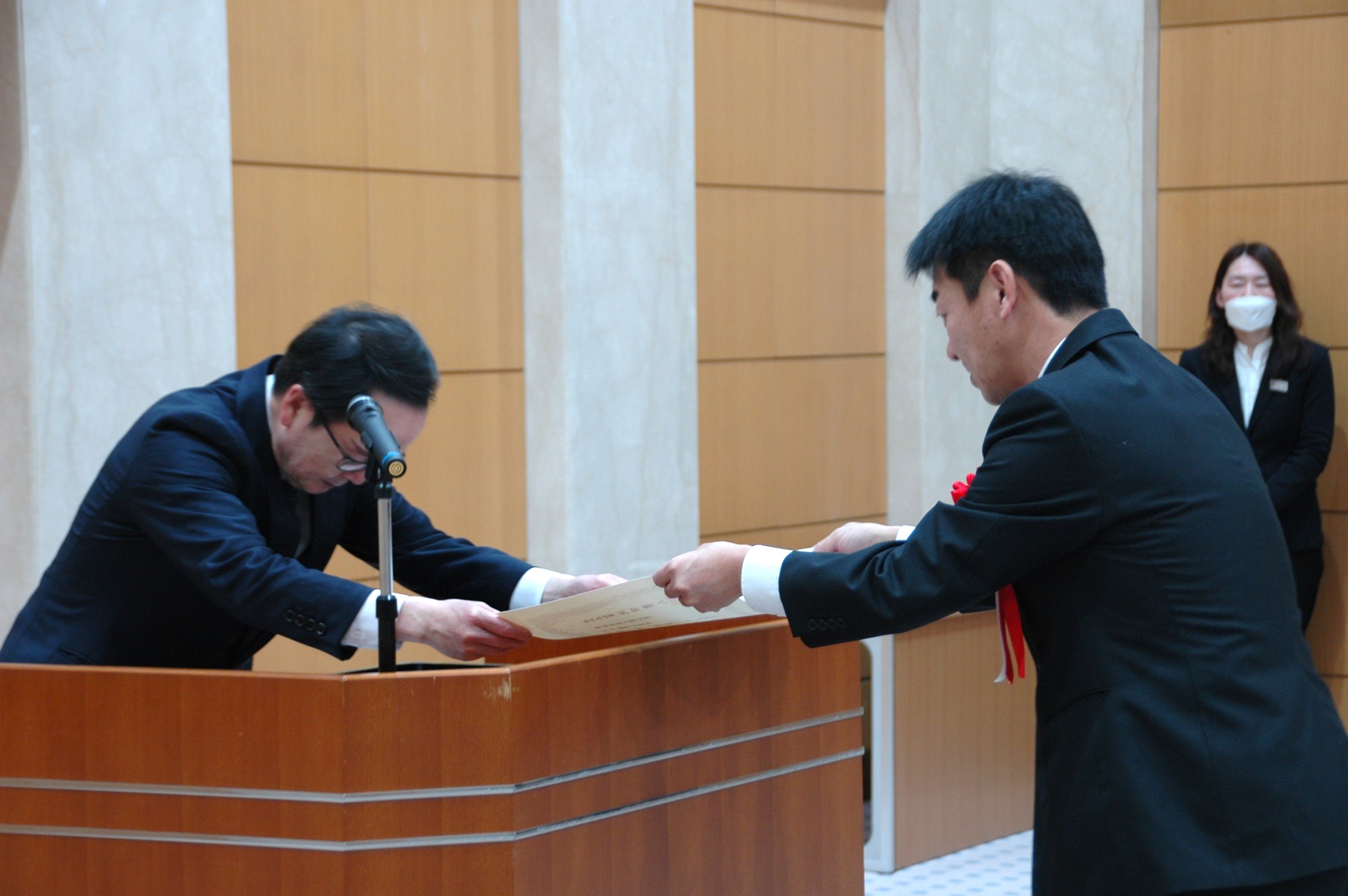 優良取組事業所、表彰式の写真